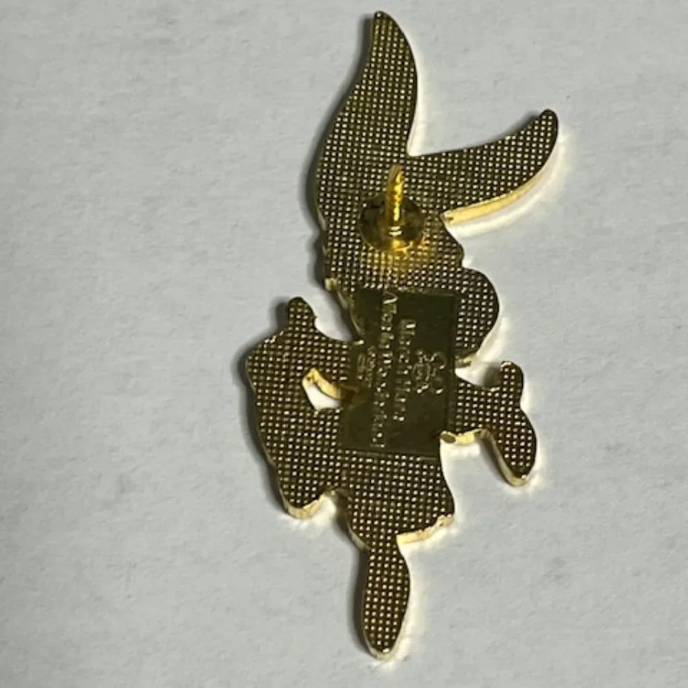 VTG Disney March Hare Alice in Wonderland Lapel Hat Vest Pin Gold Tone 1.75